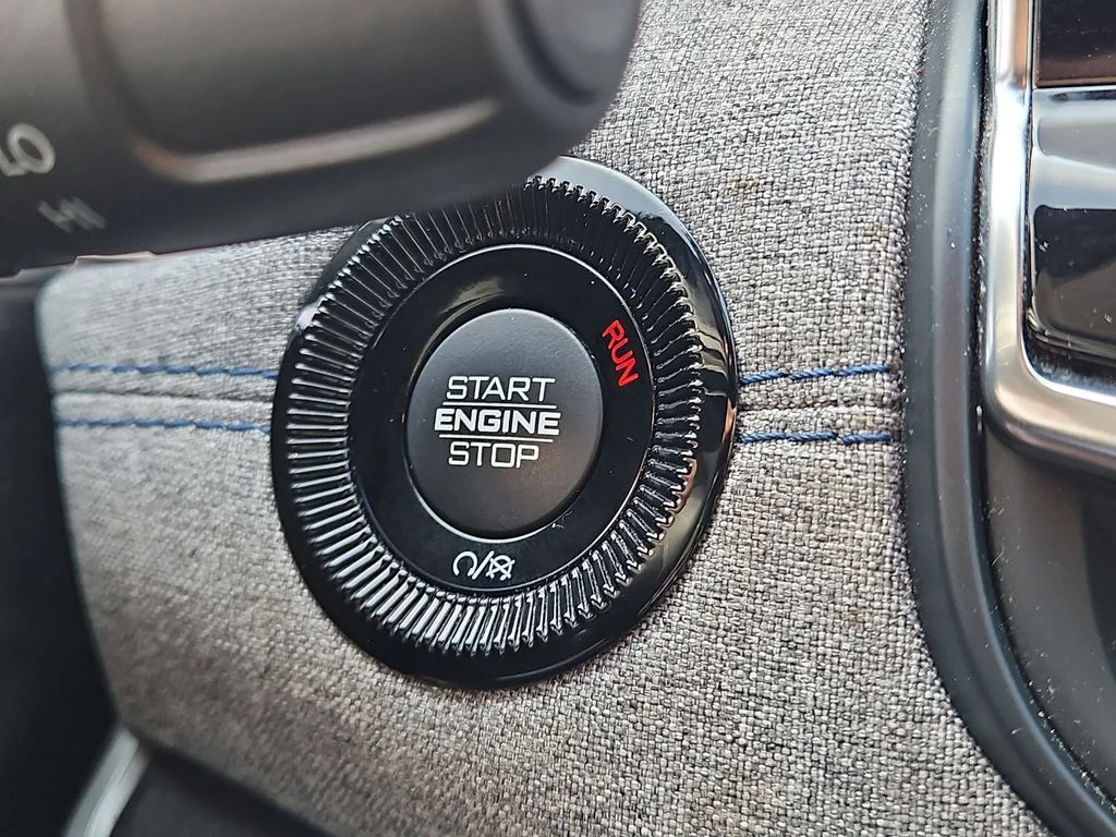 Used 2024 White Jeep Latitude image 32