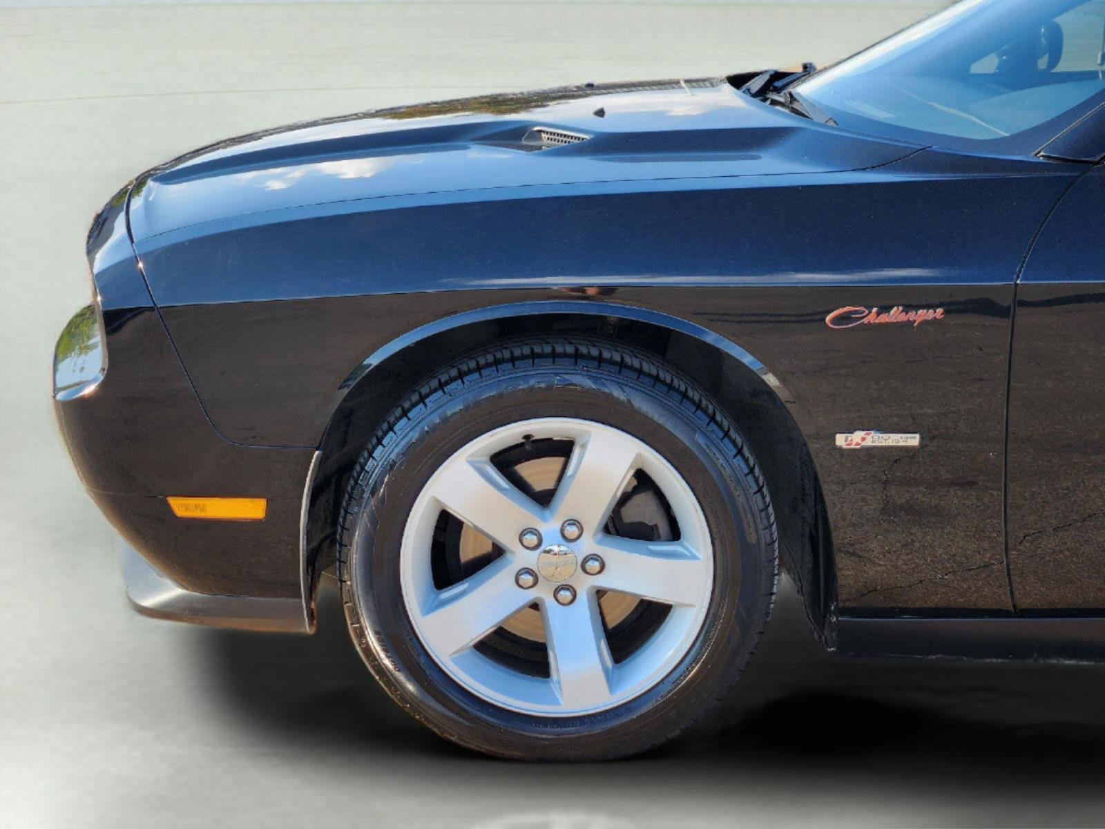 Used 2014 Black Clearcoat Dodge SXT image 8