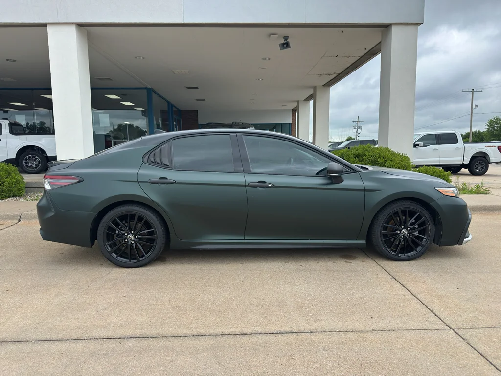 Used 2022  Toyota XSE V6 image 12