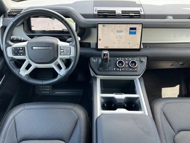 Used 2025 Black Land Rover S image 14