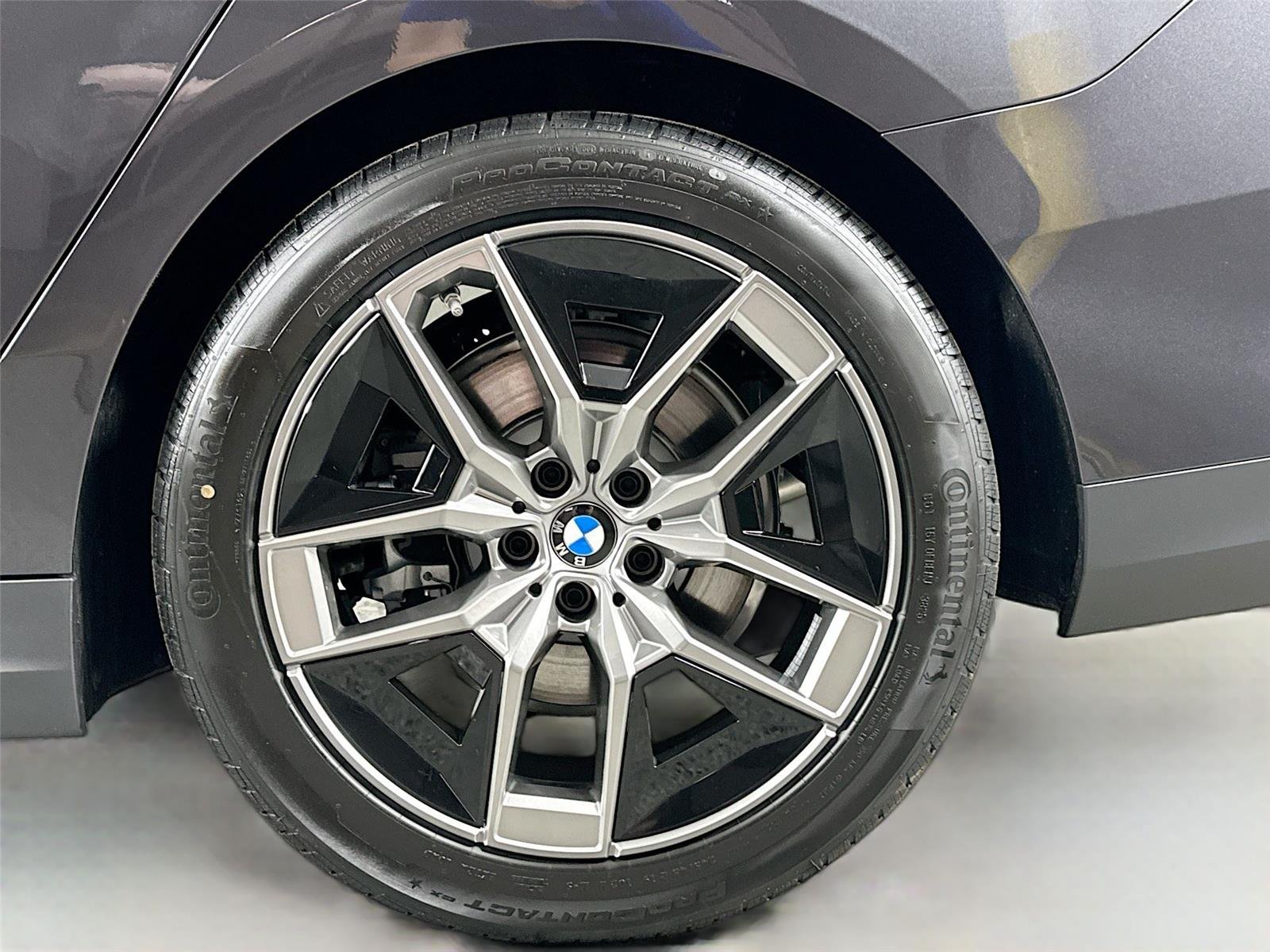 Used 2026 Dark Graphite Metallic BMW 530i xDrive image 30