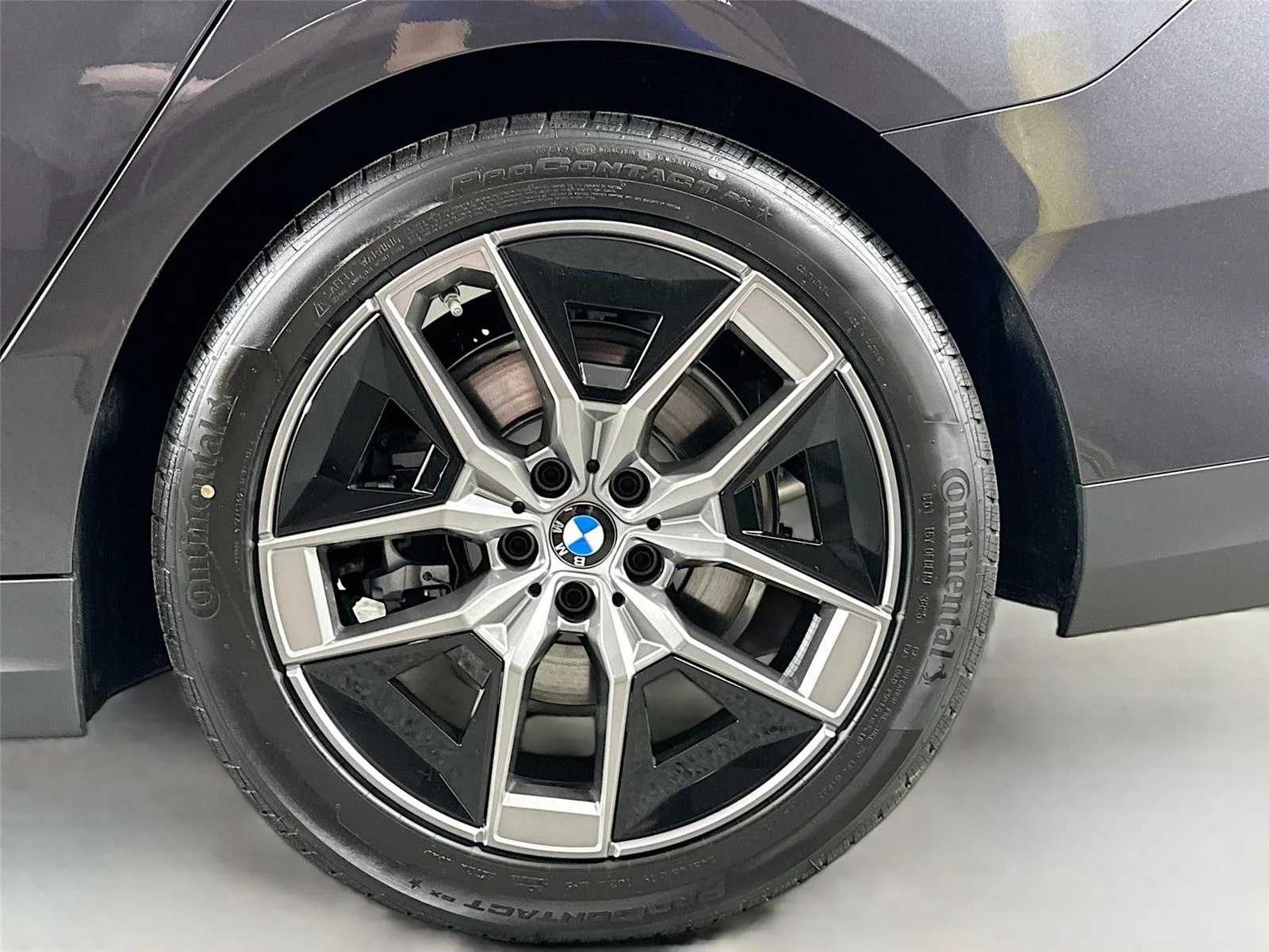 Used 2026 Dark Graphite Metallic BMW 530i xDrive image 30