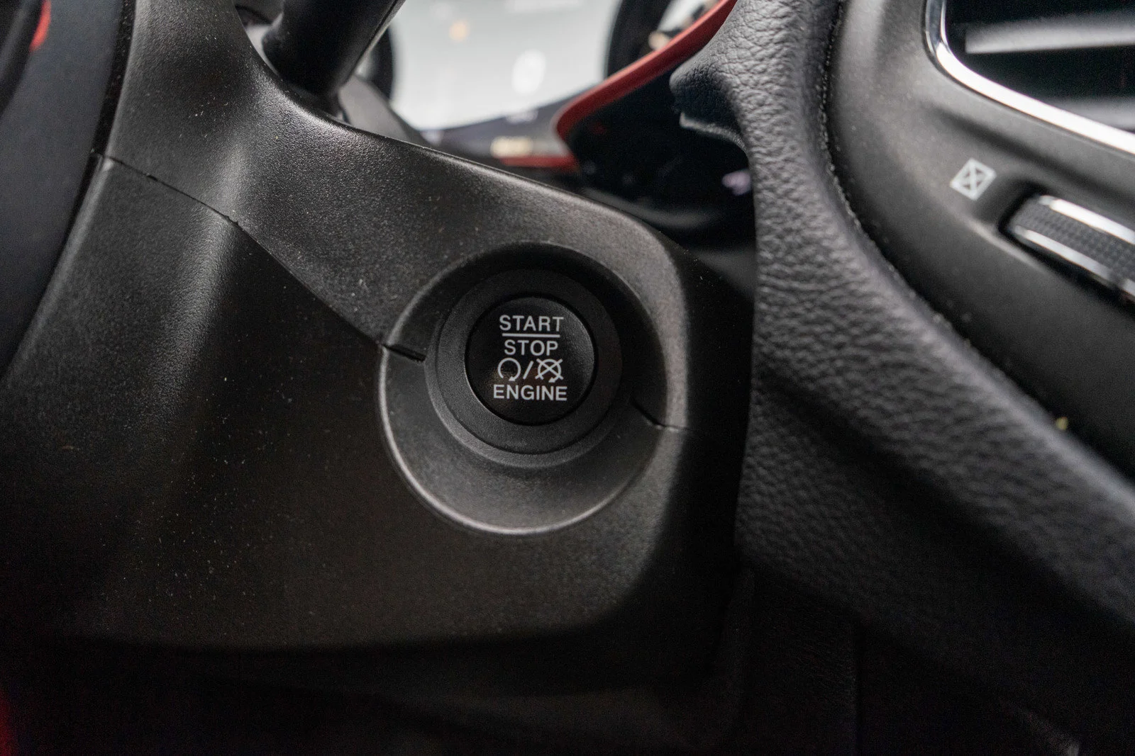 Used 2019 Diamond Black Crystal Pearlcoat Jeep Trailhawk image 21