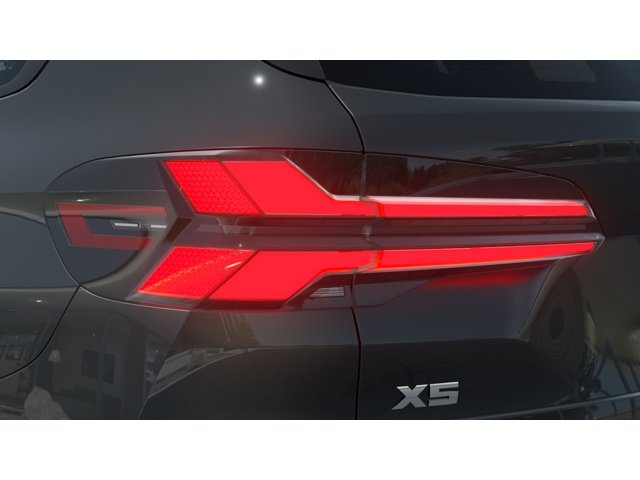 2026 BMW X5 M60i - Photo 8