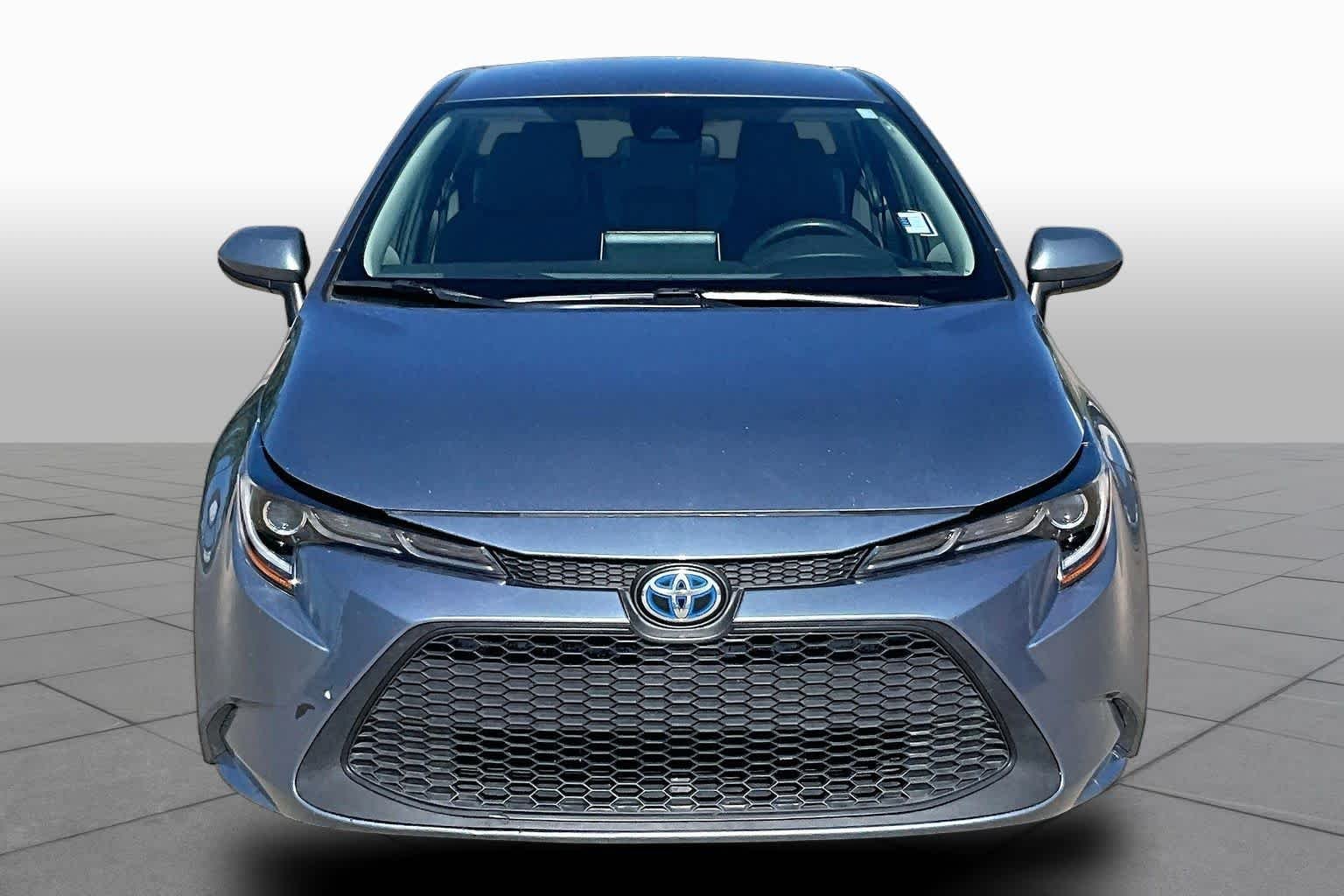 Used 2021 Celestite Toyota Hybrid LE image 3