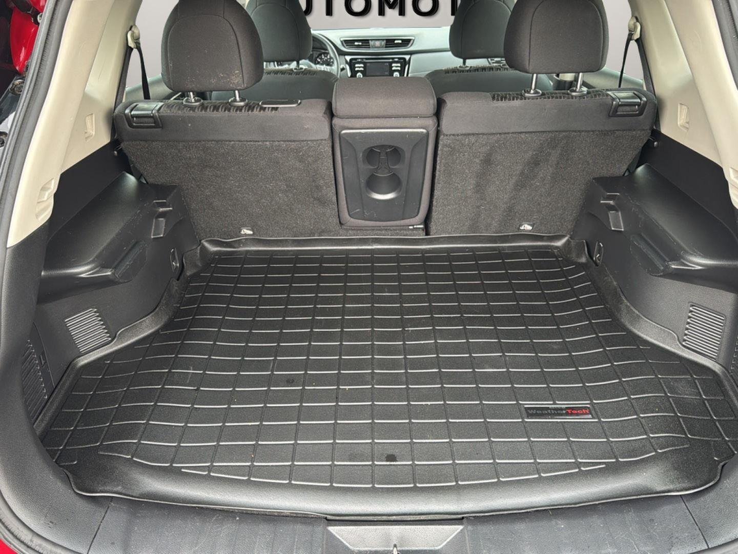 Used 2017 Palatial Ruby Nissan S image 22