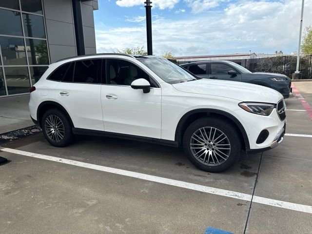 Certified Used 2026 Polar White Mercedes-Benz GLC 300 image 3