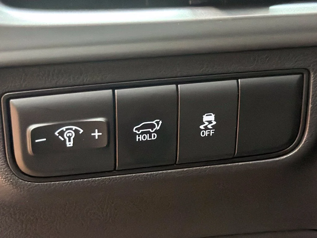 New 2026 Hampton Gray Hyundai SEL Plus image 23