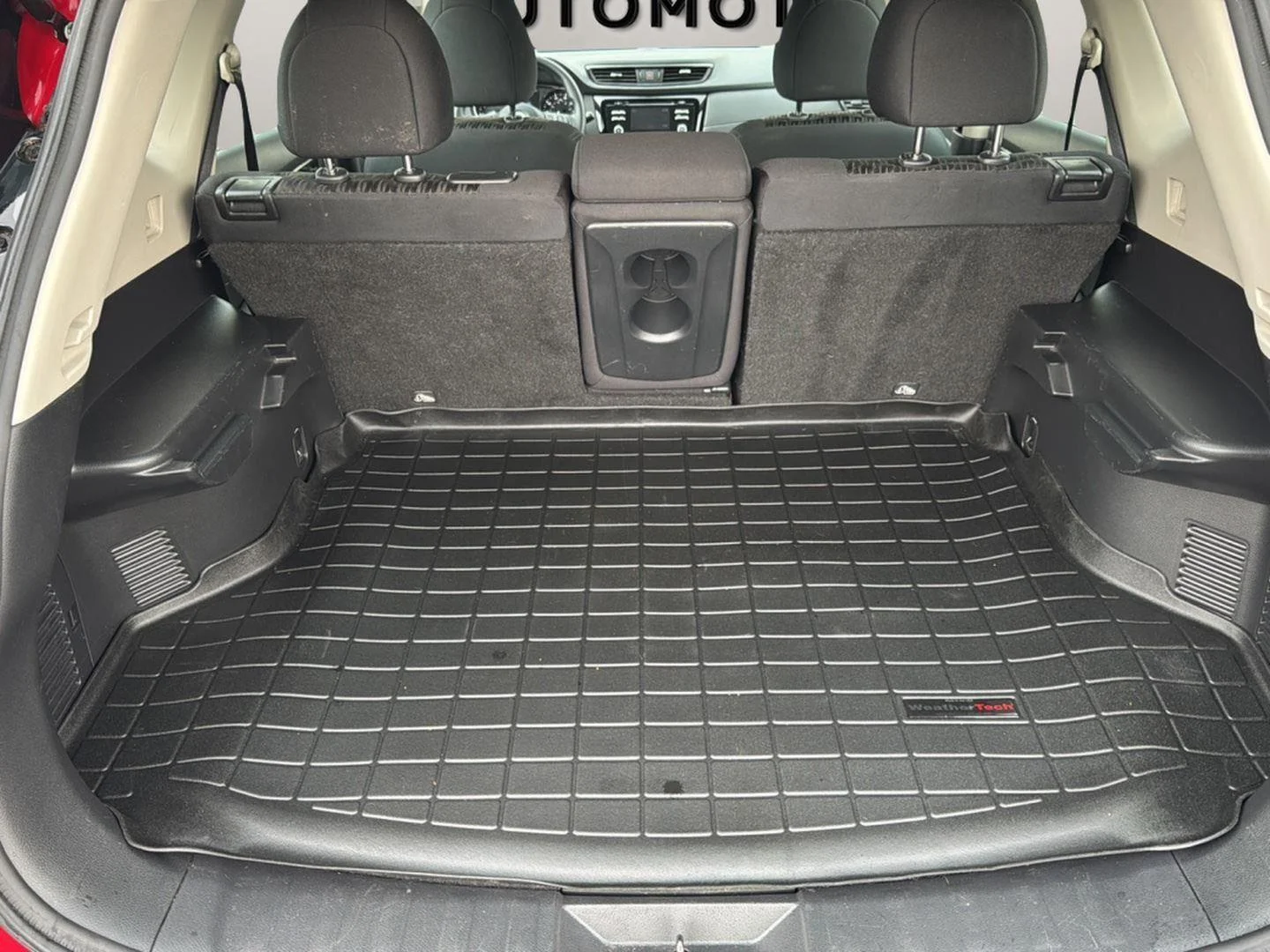 Used 2017 Palatial Ruby Nissan S image 22