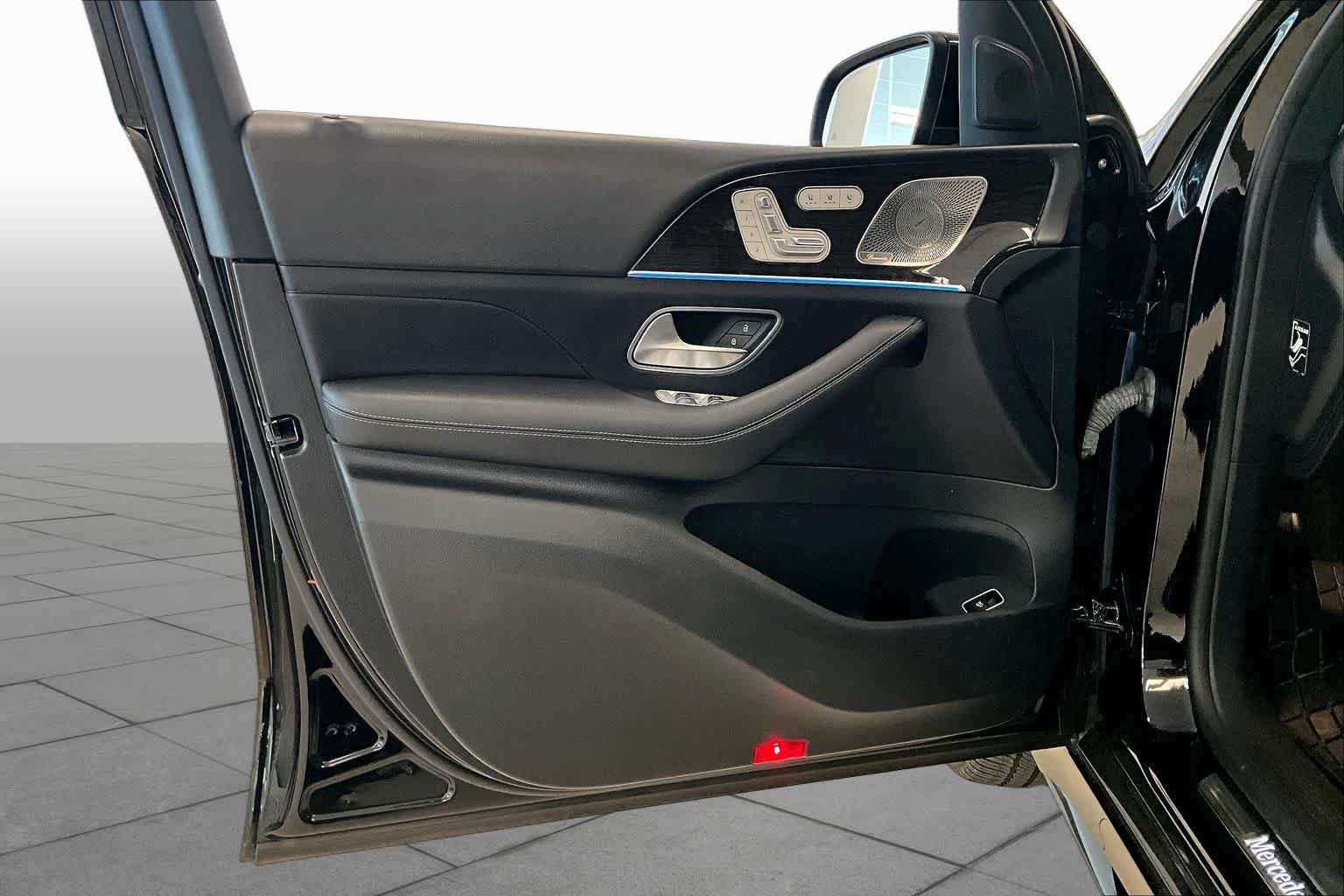 Used 2022 Obsidian Black Metallic Mercedes-Benz GLE 350 image 19