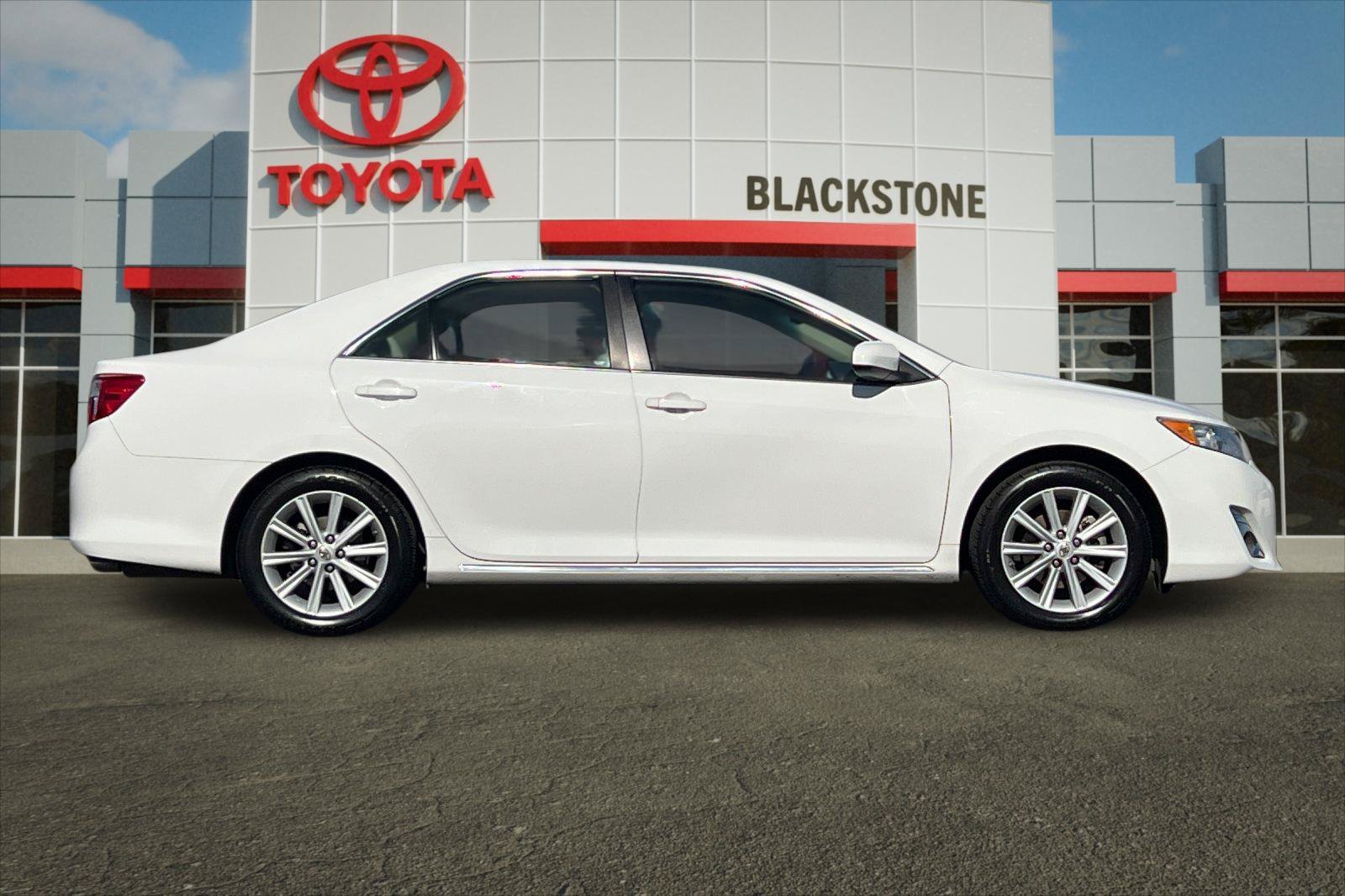 Used 2014 Super White Toyota L image 2