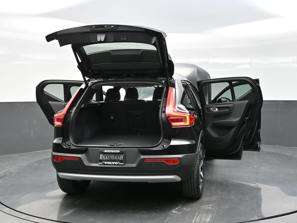 2025 Volvo XC40 Core - Photo 33