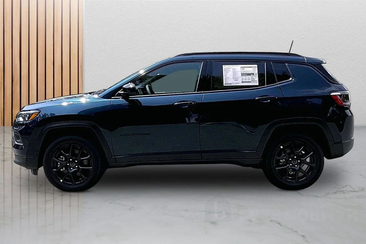 New 2026 Fathom Blue Pearl Coat Jeep Latitude image 5