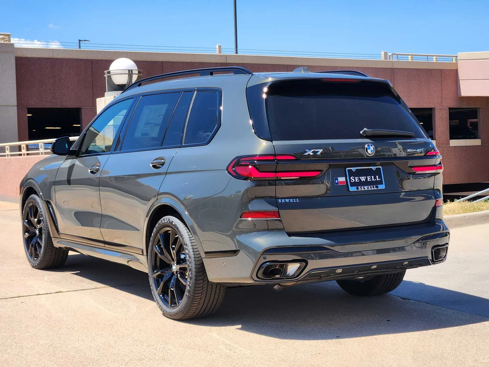 New 2027 Dravit Grey Metallic BMW xDrive40i image 3