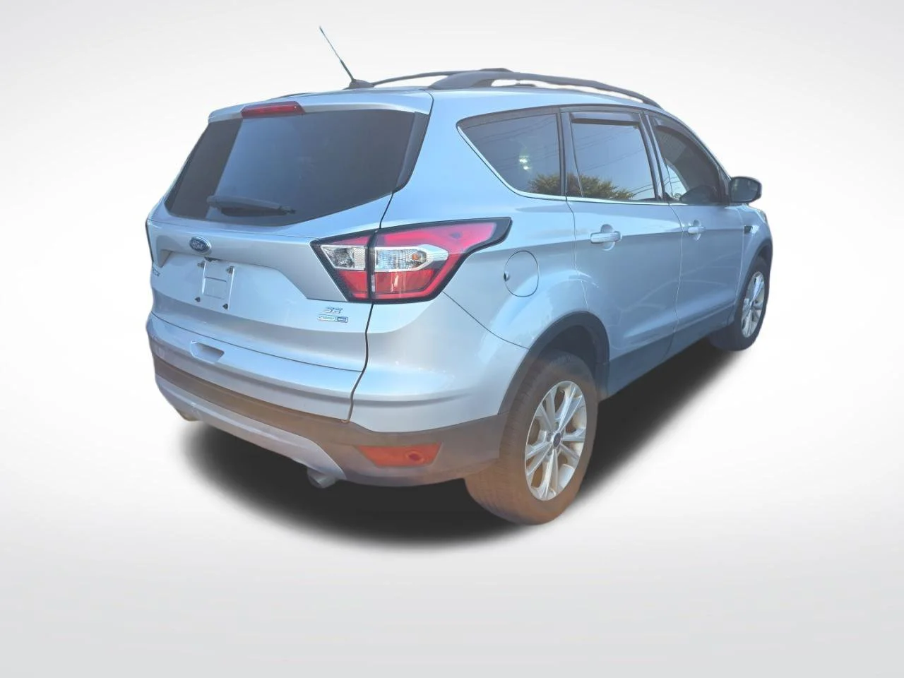 Used 2018 Ingot Silver Ford SE image 10
