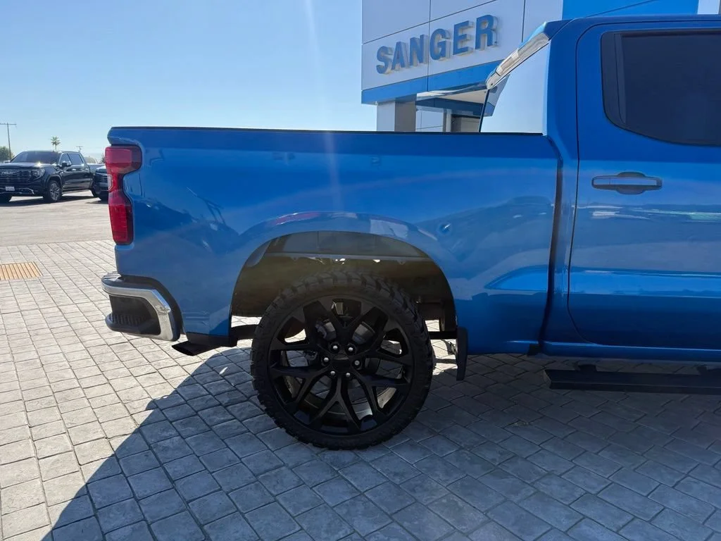 Used 2022 Glacier Blue Metallic Chevrolet LT image 11