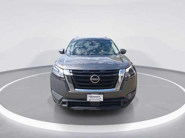 Used 2022 Gray Nissan SV image 3