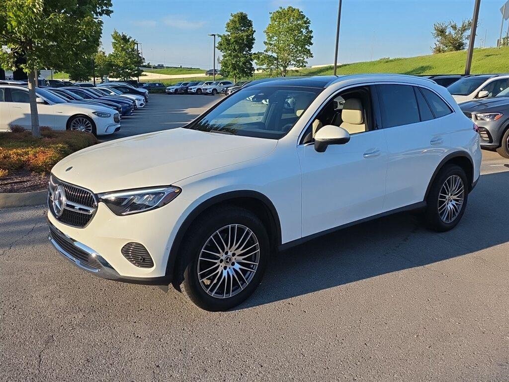Certified Used 2025 Polar White Mercedes-Benz GLC 300 image 6