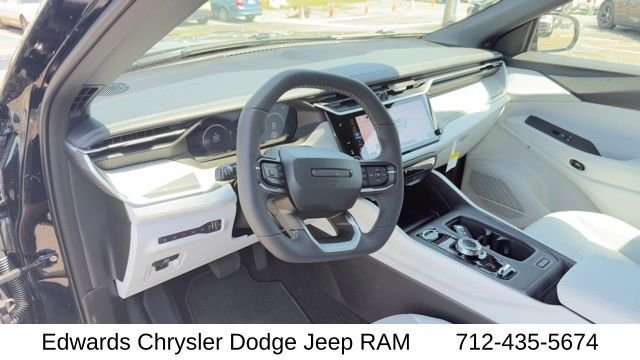 New 2026 Diamond Black Crystal Pearlcoat Jeep Laredo image 11