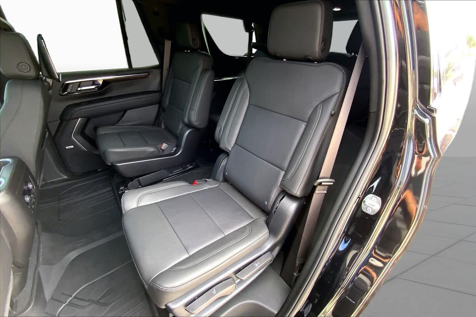 Used 2026 Black Chevrolet Z71 image 40