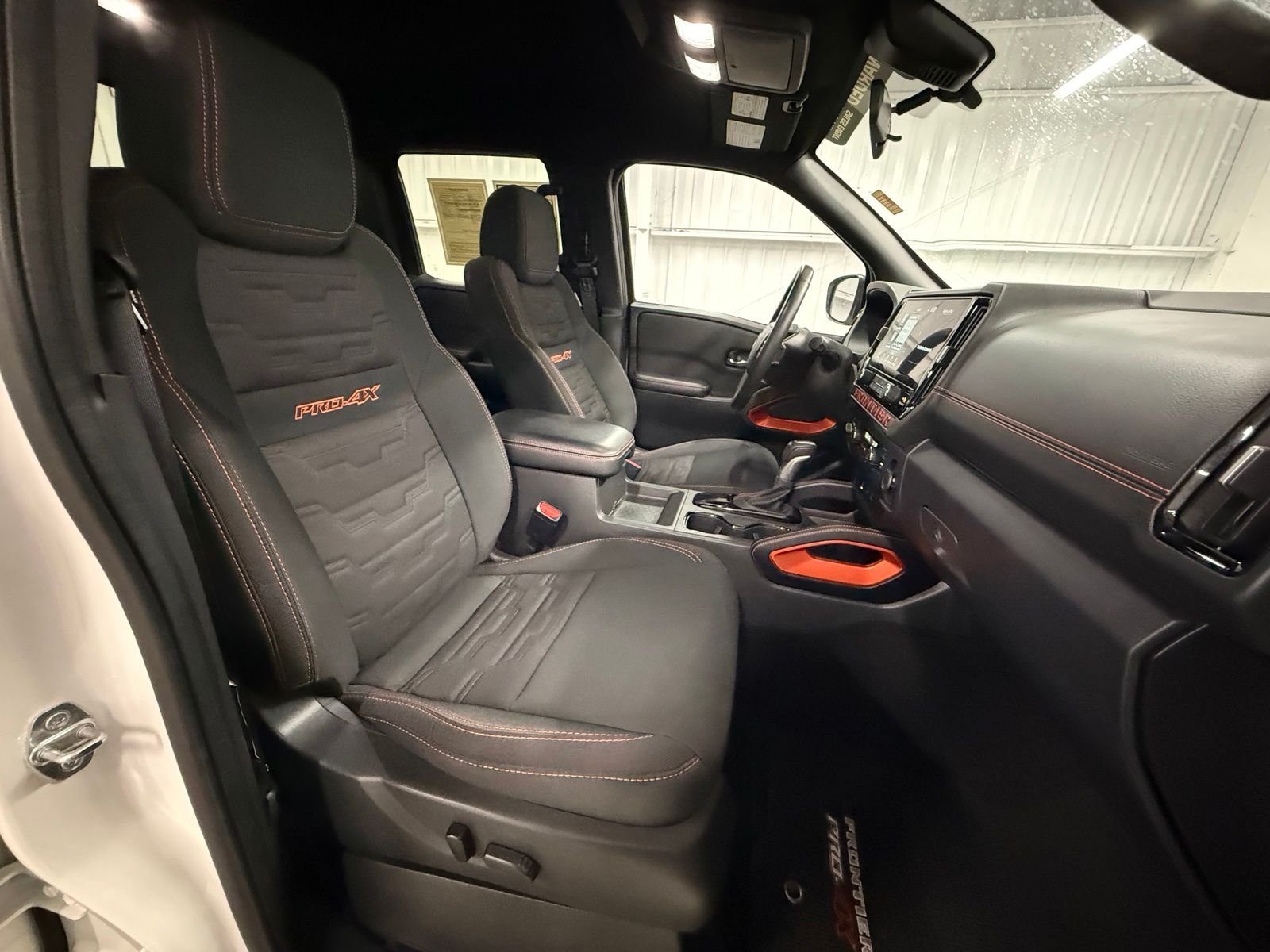 Used 2025 White Nissan PRO-4X image 23