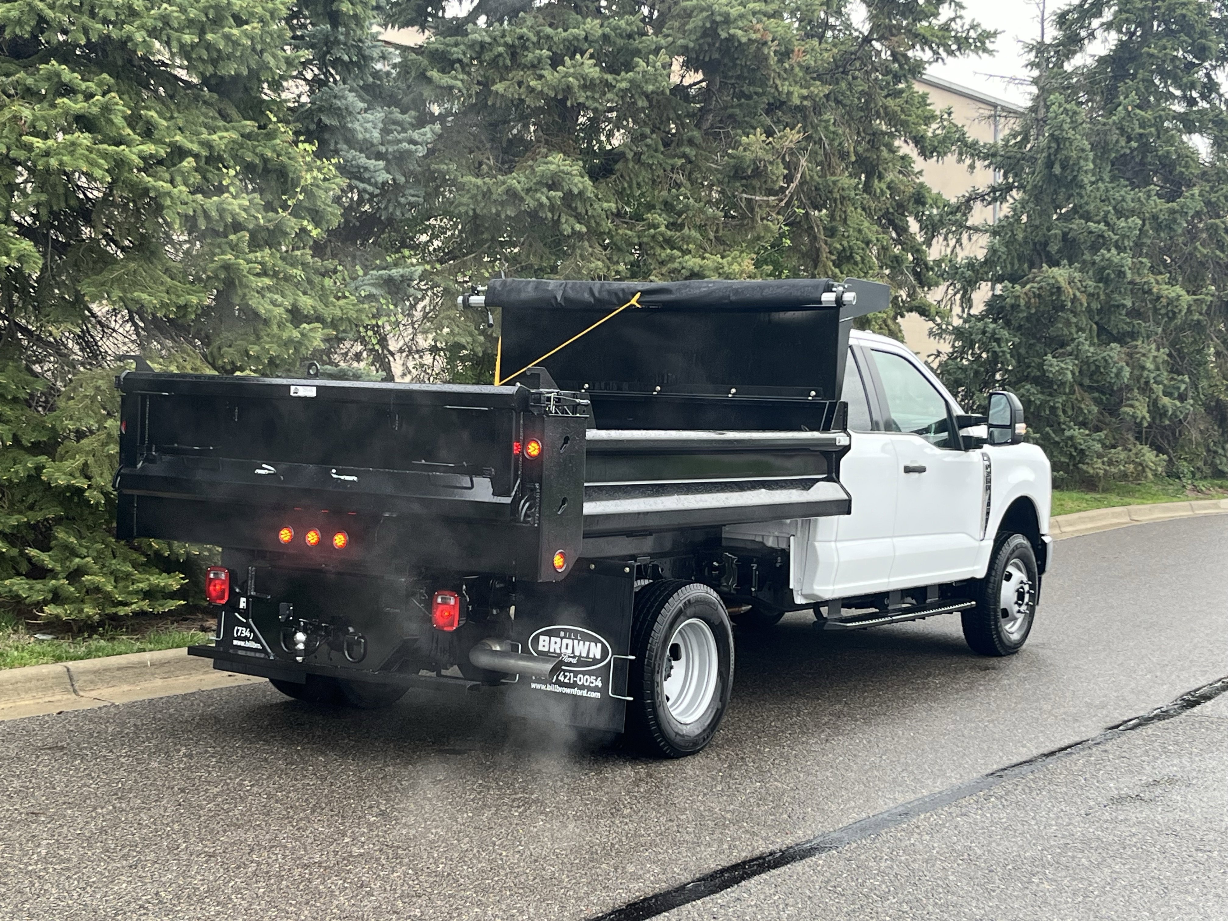 New 2025 Oxford White Ford XL image 3