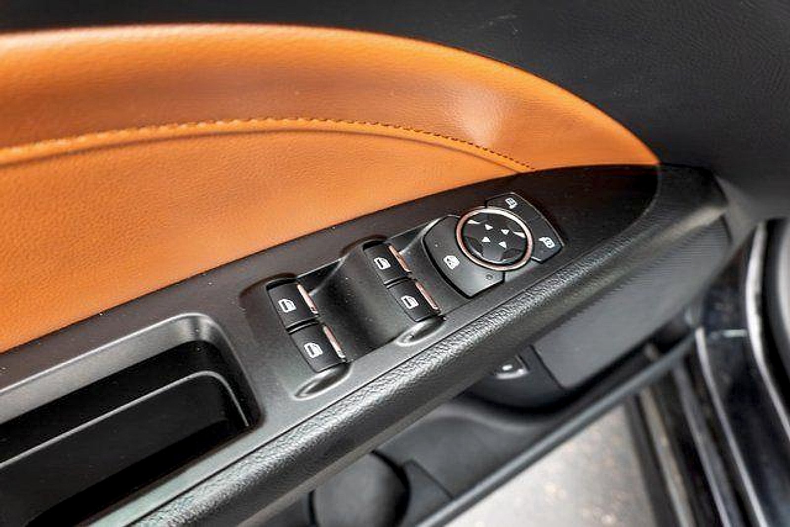 Used 2020 Agate Black Metallic Ford Plug-In Hybrid Titanium image 19