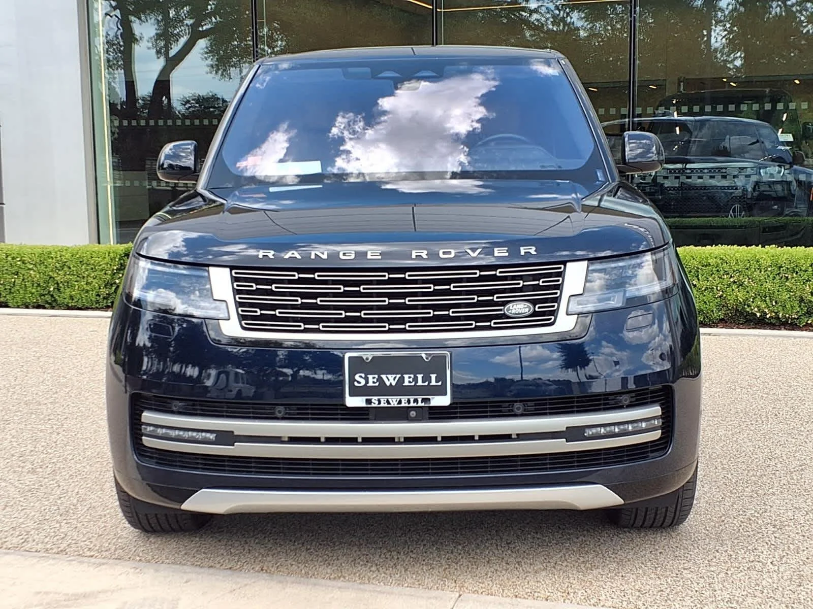 Certified Used 2023 Portofino Blue Metallic Land Rover SE image 2