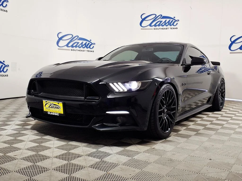 Used 2016 Black Ford GT image 5