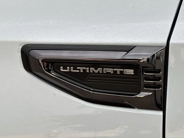 2027 GMC Yukon Denali Ultimate - Photo 11