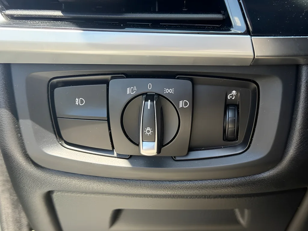 Used 2016 Alpine White BMW sDrive35i image 25