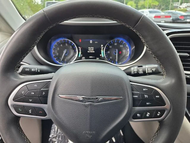 Used 2023 Black Chrysler Touring L image 26