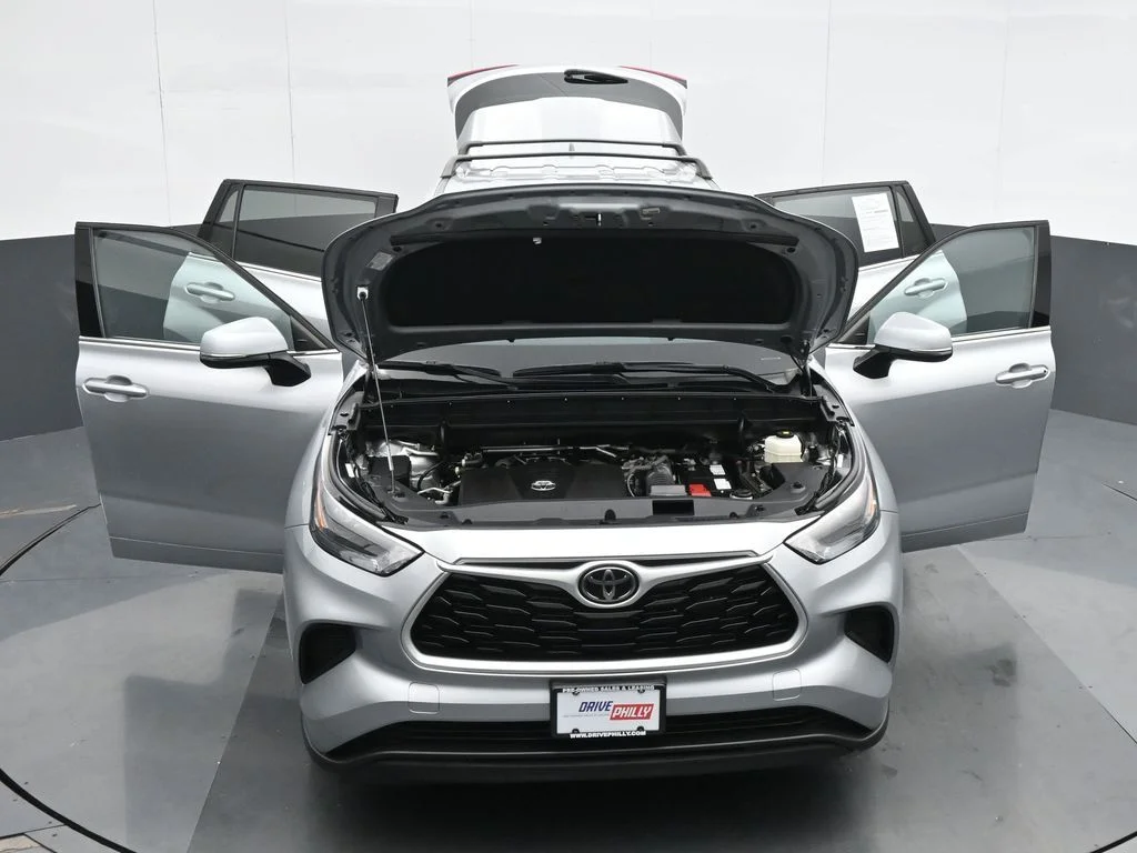 Used 2022 Silver Toyota L image 36