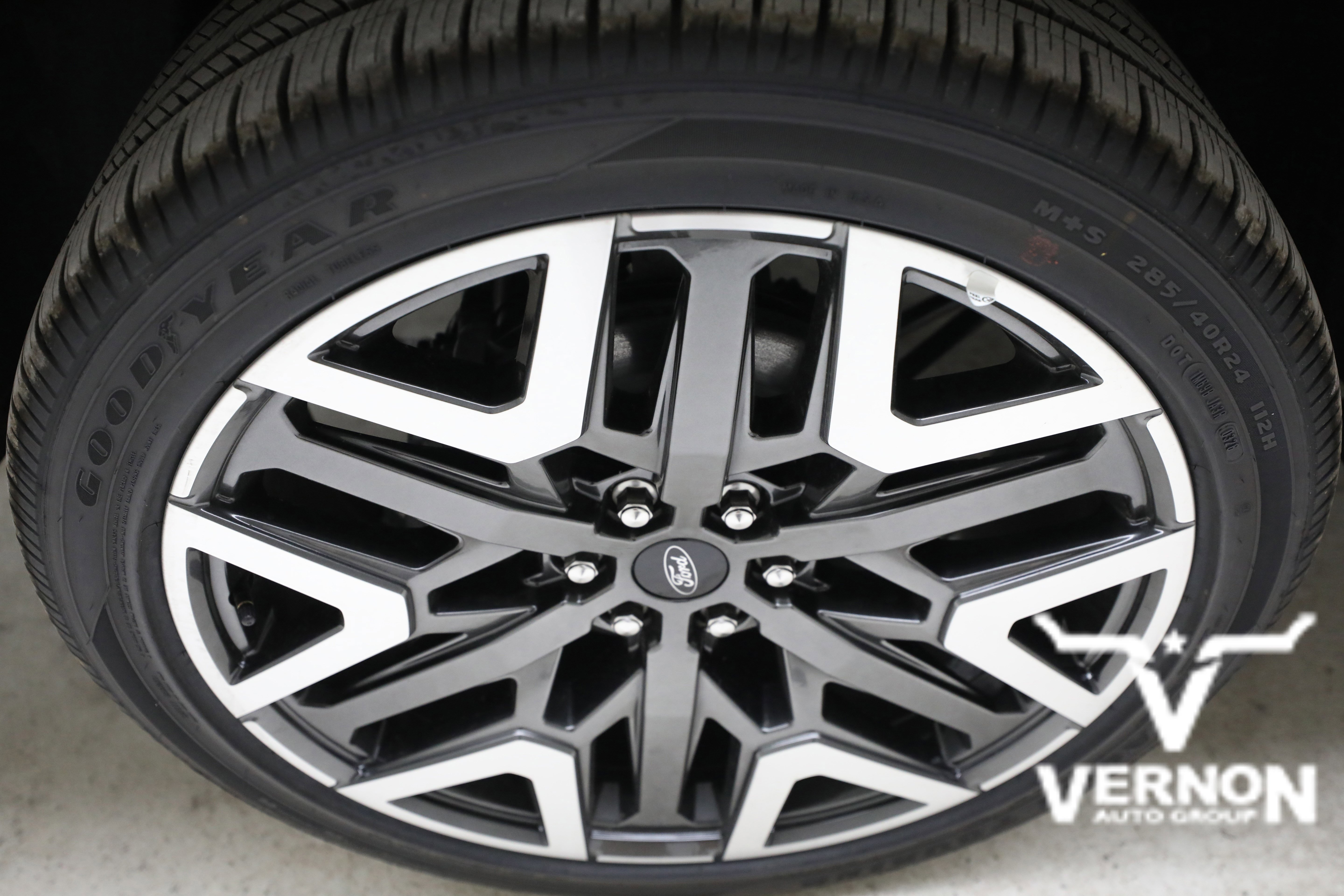 New 2026 Star White Metallic Tri-Coat Ford  image 31