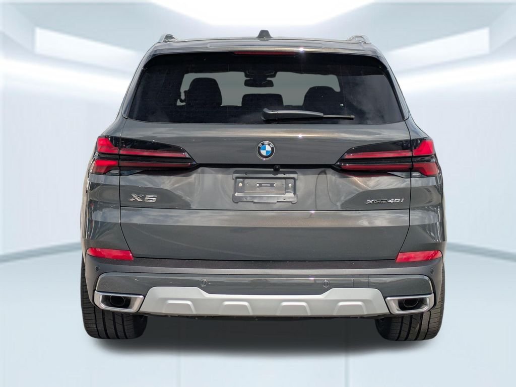 New 2026 Dravit Grey Metallic BMW xDrive40i image 4