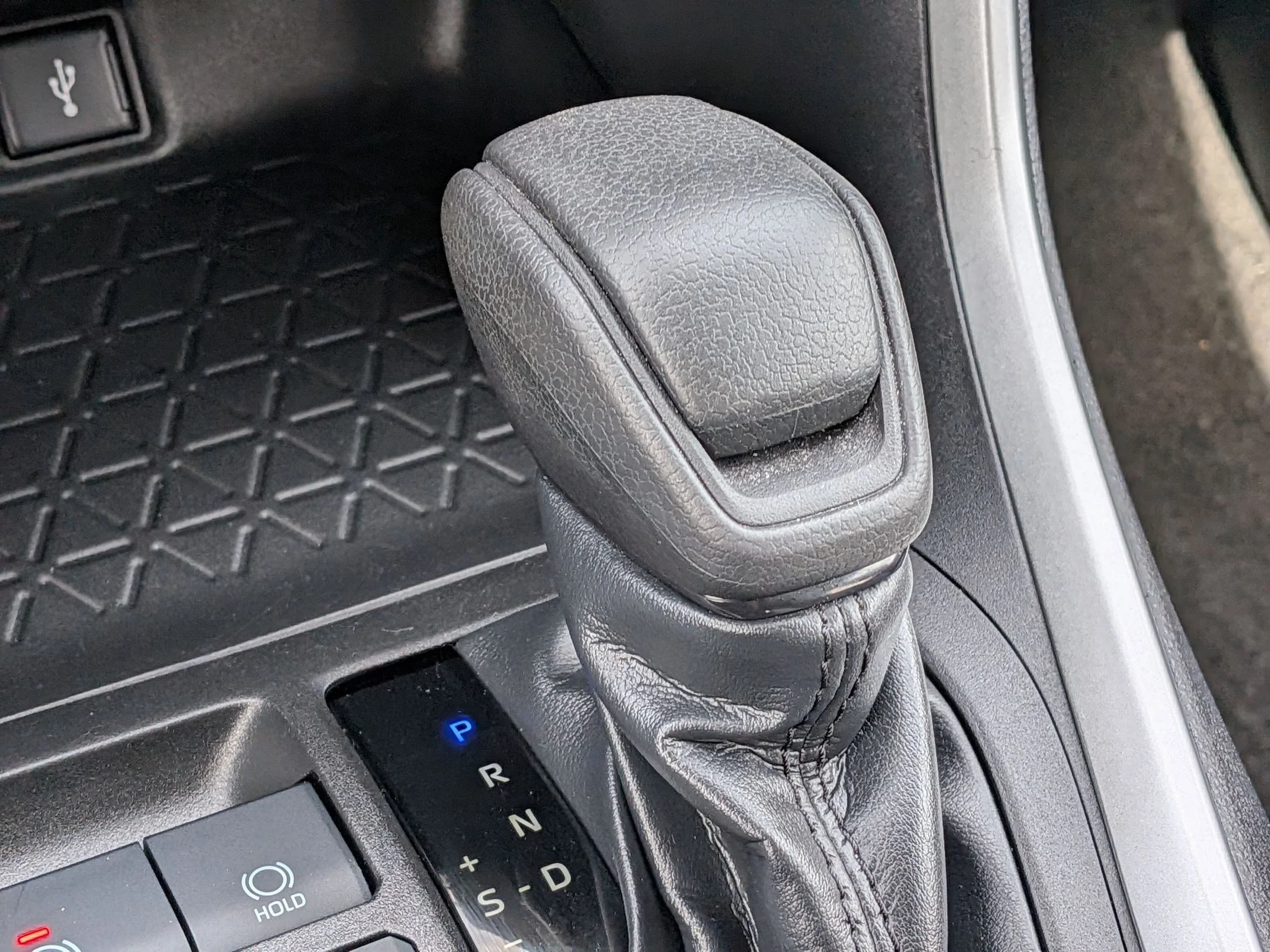 Used 2022 Midnight Black Metallic Toyota XLE image 17