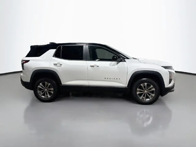 2027 Chevrolet Equinox LT - Photo 6