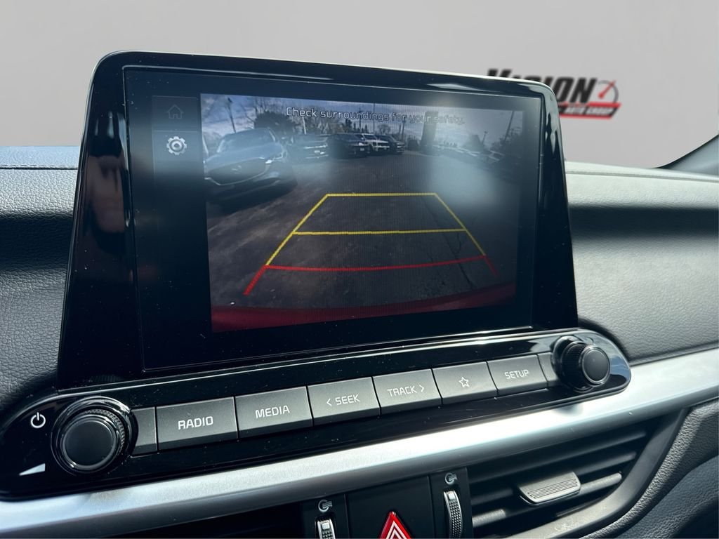 Used 2023 Red Kia LXS image 33