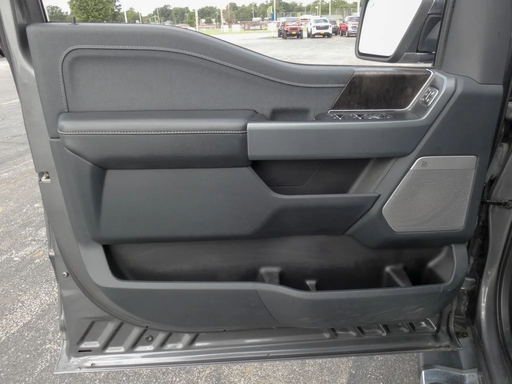 Used 2023 Gray Ford Lariat image 8