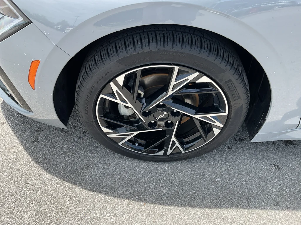 Used 2025 Wolf Gray Kia GT-Line image 5
