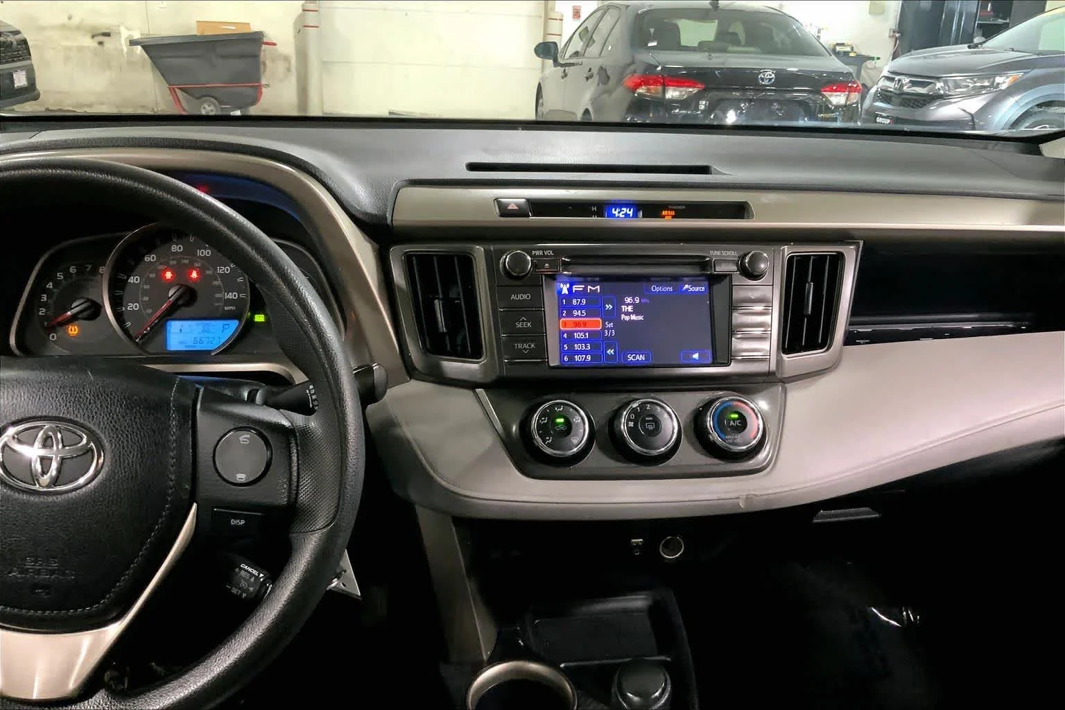 Used 2013 Classic Silver Metallic Toyota LE image 7