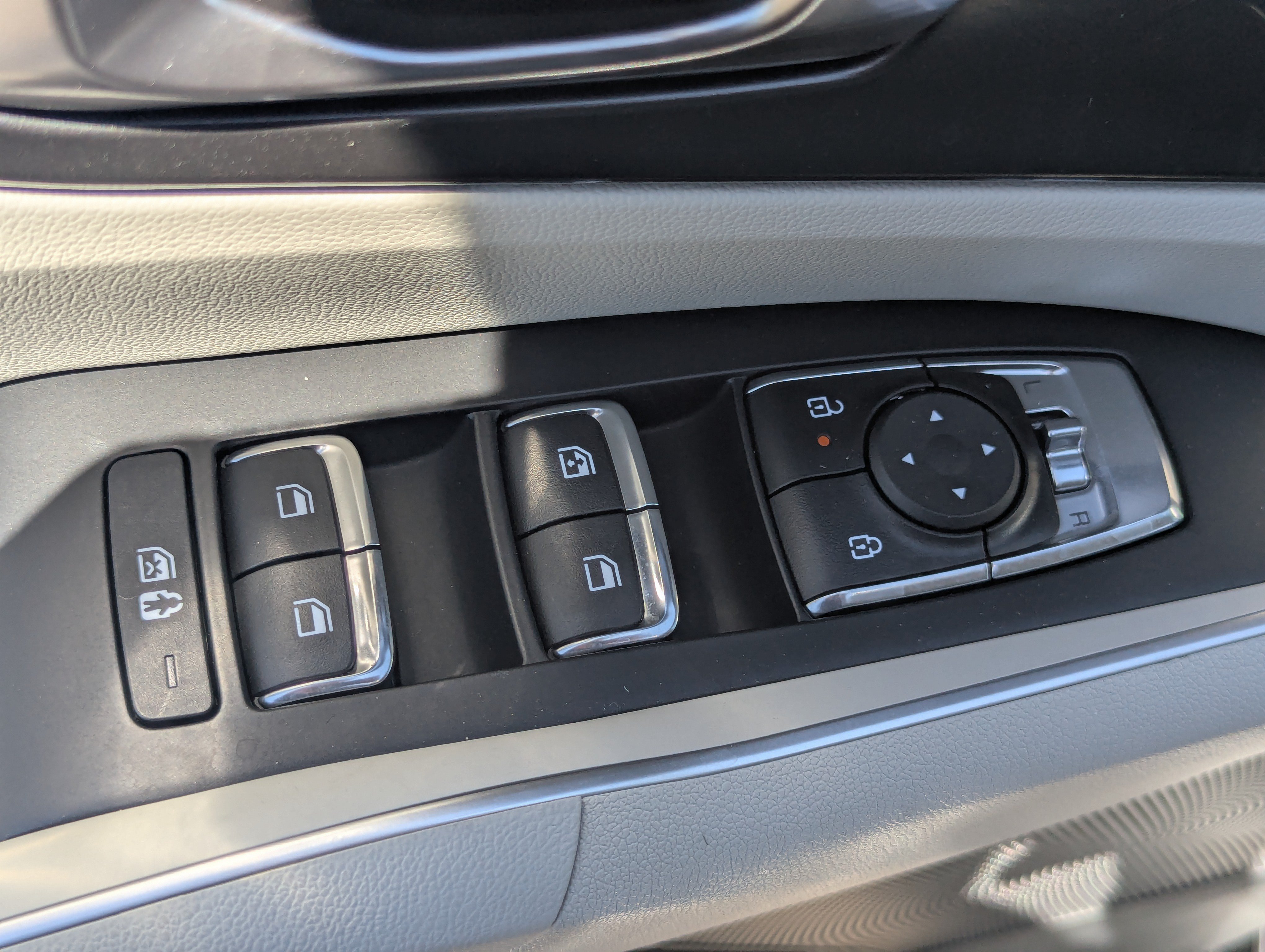 New 2026 Wolf Gray Kia S image 19