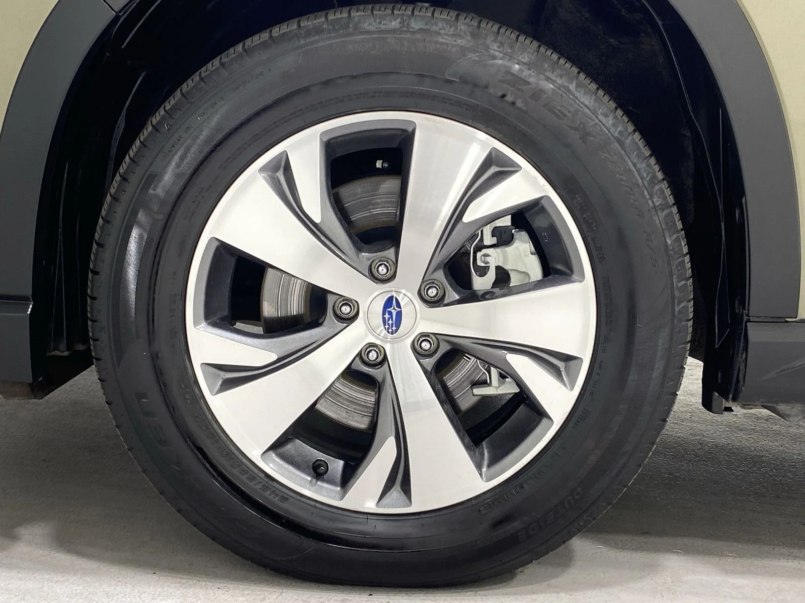2025 Subaru Ascent Premium - Photo 10