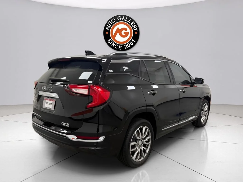 Used 2022 Black GMC Denali image 3