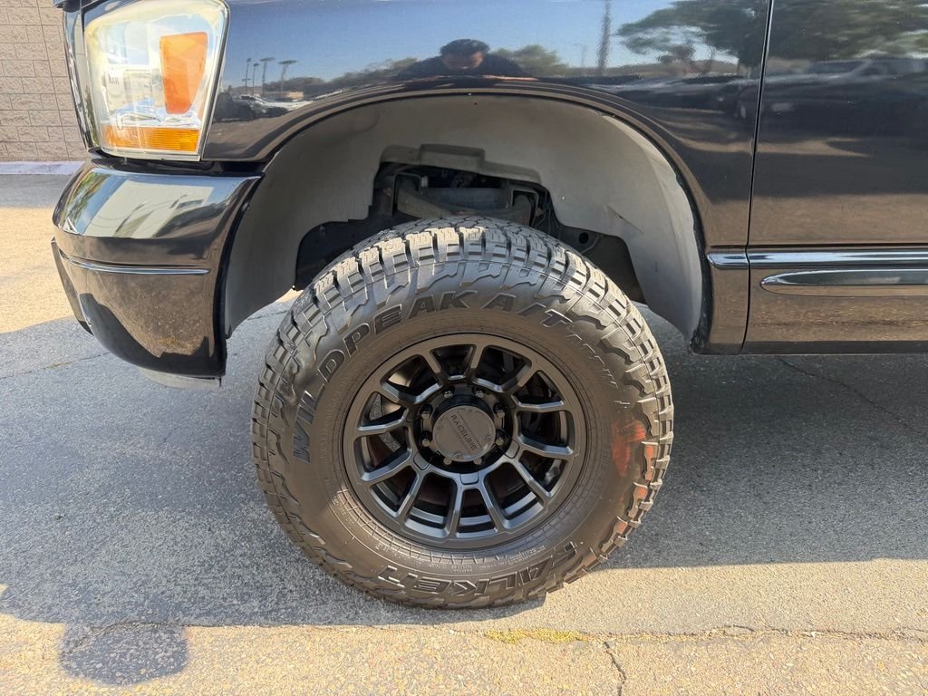 Used 2006 Black Dodge SLT image 6