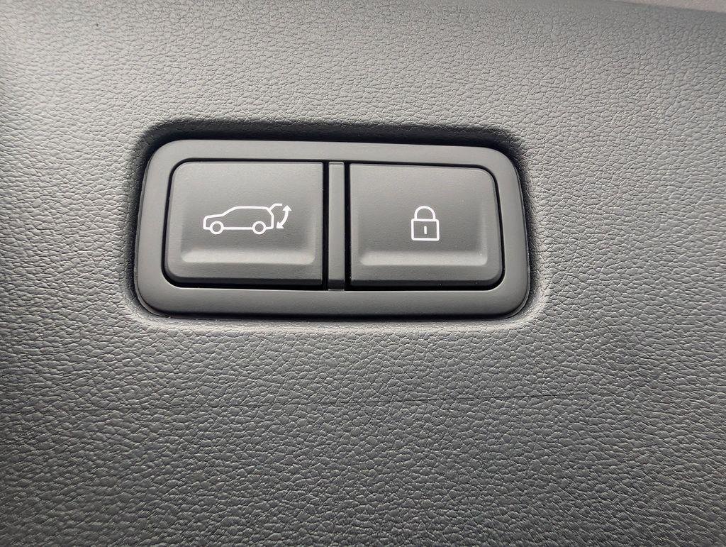 New 2026 Silver Hyundai Blue SEL 8P image 11