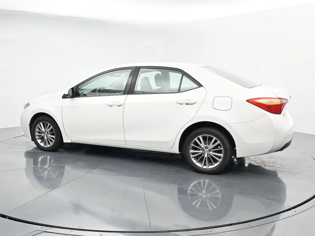 Used 2014 White Toyota LE Plus image 5