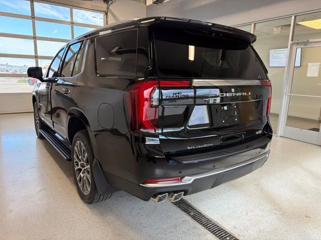 2027 GMC Yukon Denali - Photo 18