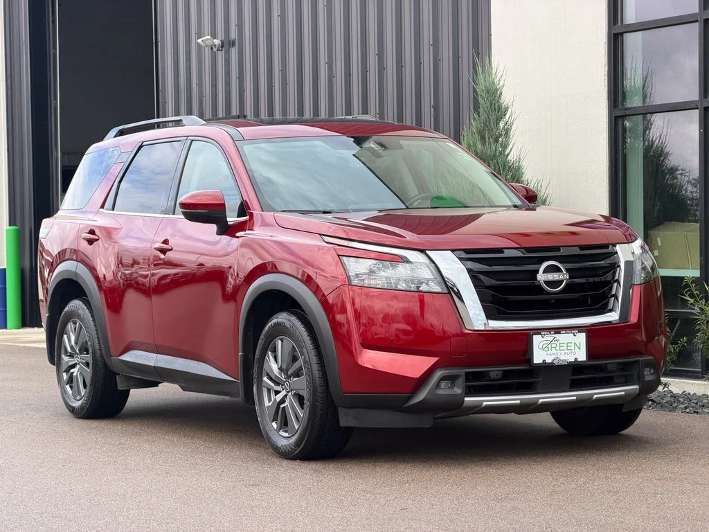 Used 2024 Red Nissan SV image 4