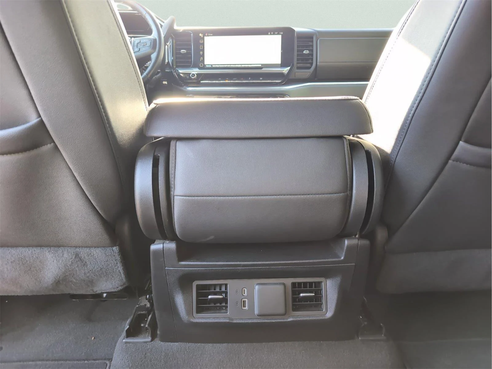 Used 2024 Onyx Black GMC SLT image 31